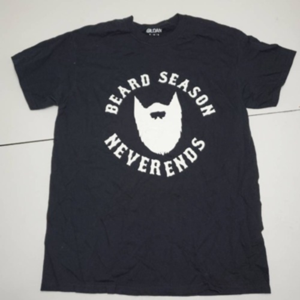 Gildan Mens Graphic T-Shirt Black White Beard Season Never Ends Crew Neck Tee M